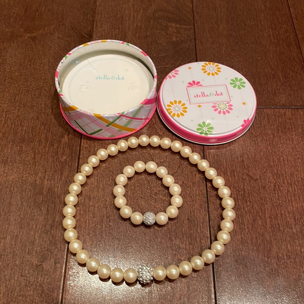 Stella and Dot Kids Necklace and Bracelet set
